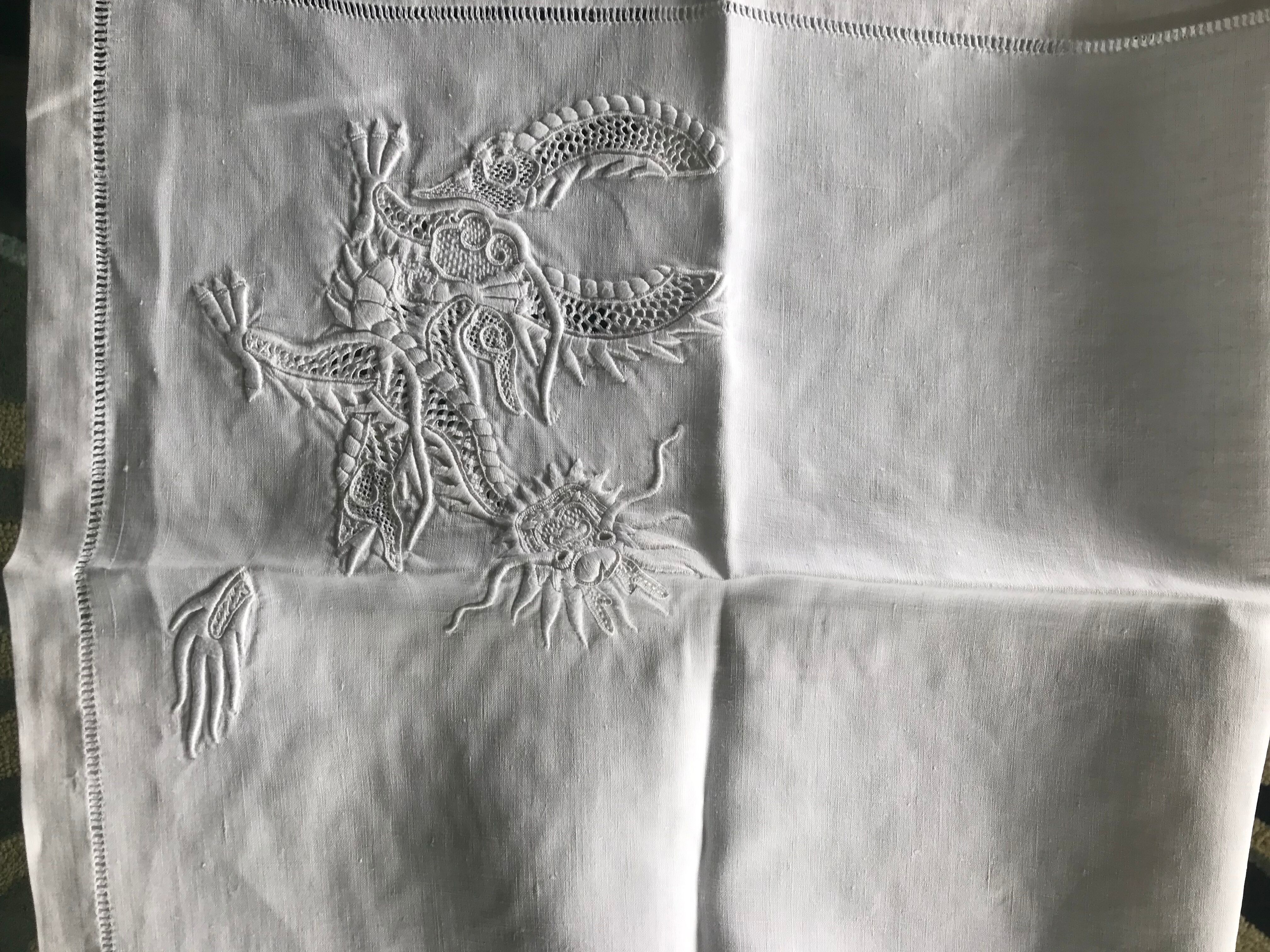 Tablecloth li!n pattern "dragons"