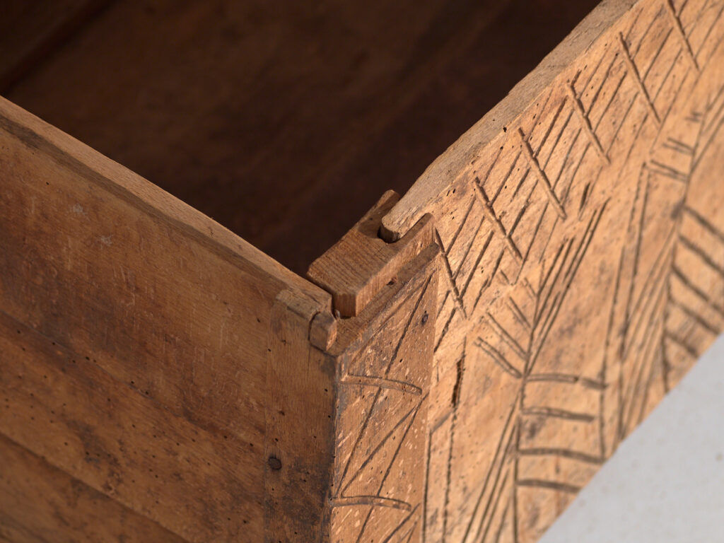 Folk chest in carved beech – Transylvania, circa 1880-1900
