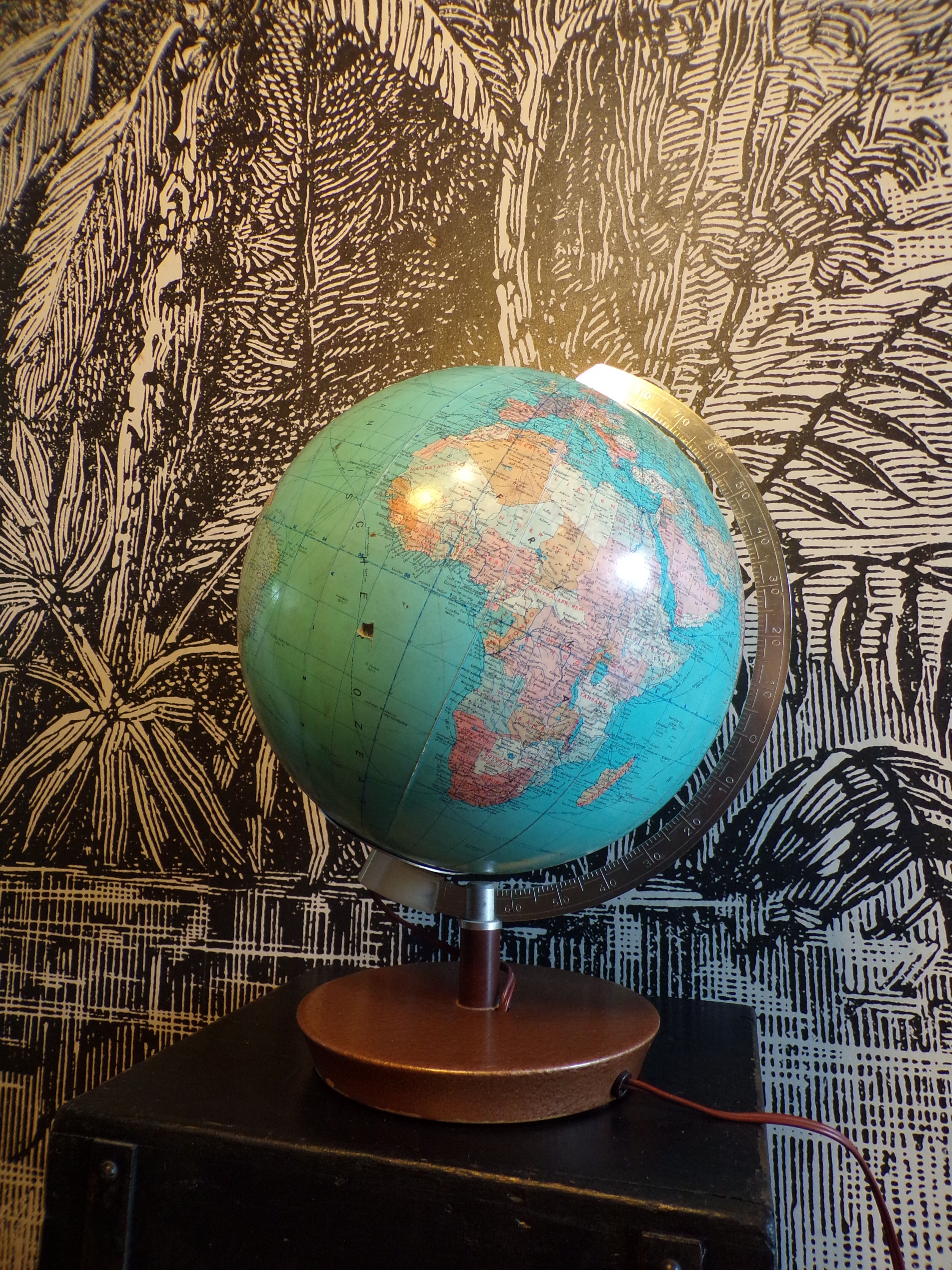 Vintage luminous globe