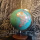 Globe terrestre lumineux vintage