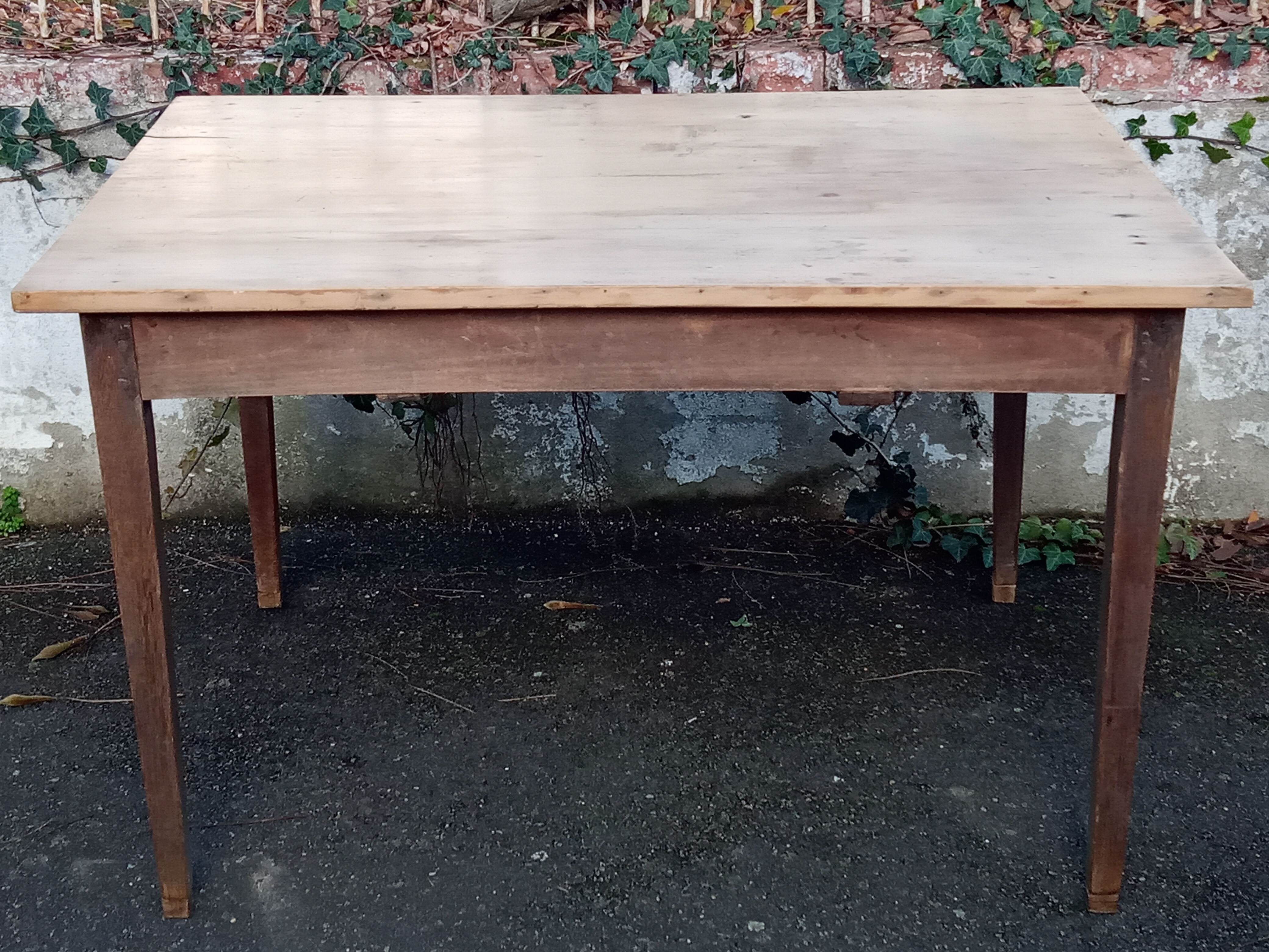 Extended farmhouse table, 8 people
