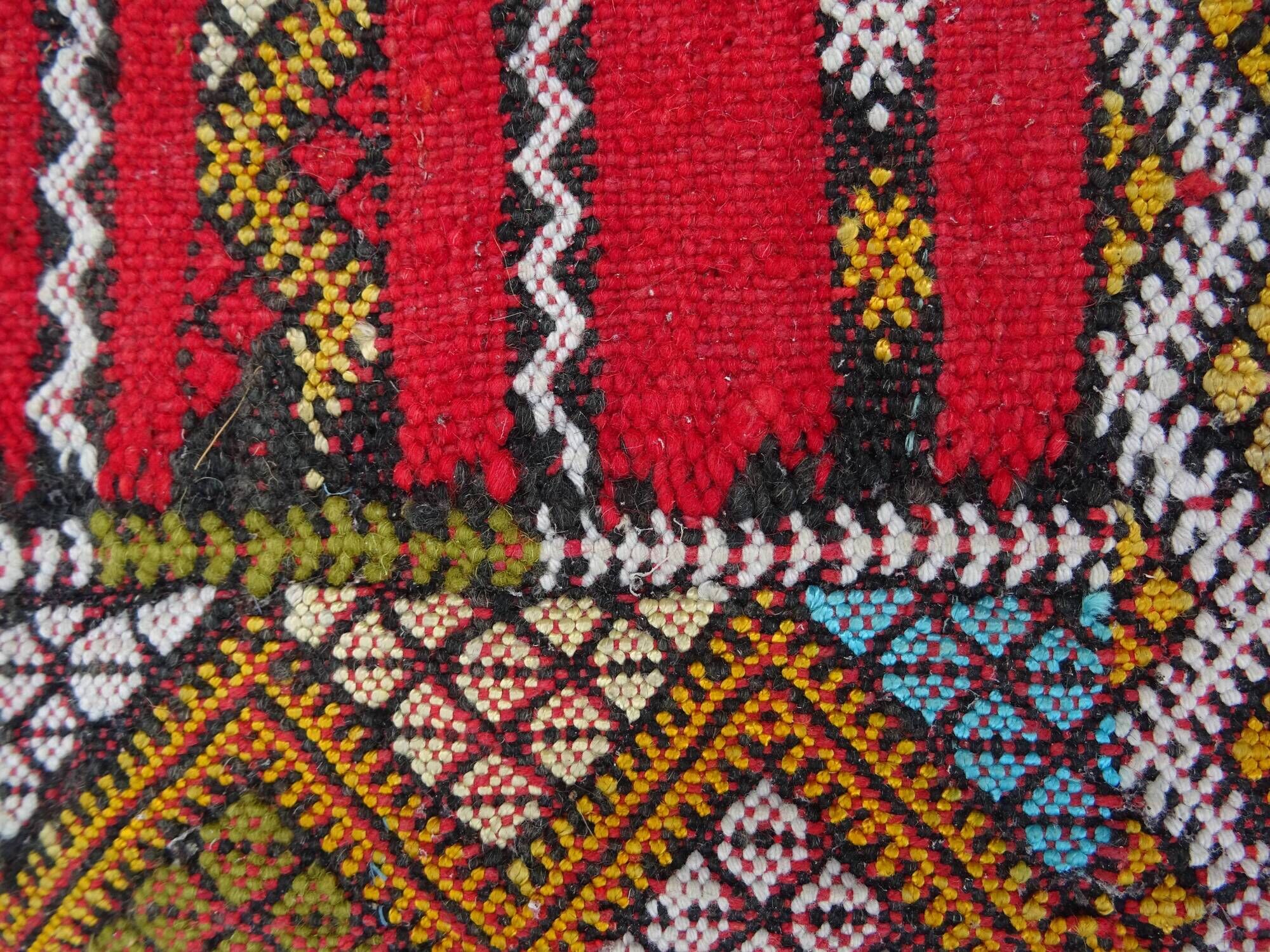 Handmade Berber Tuareg rug 233 x 133 cm
