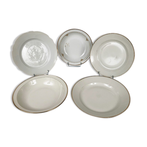 Lot de cinq plats porcelaine de