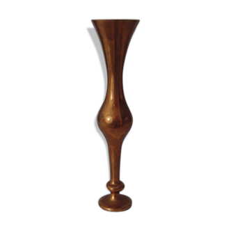 Vase soliflore en cuivre