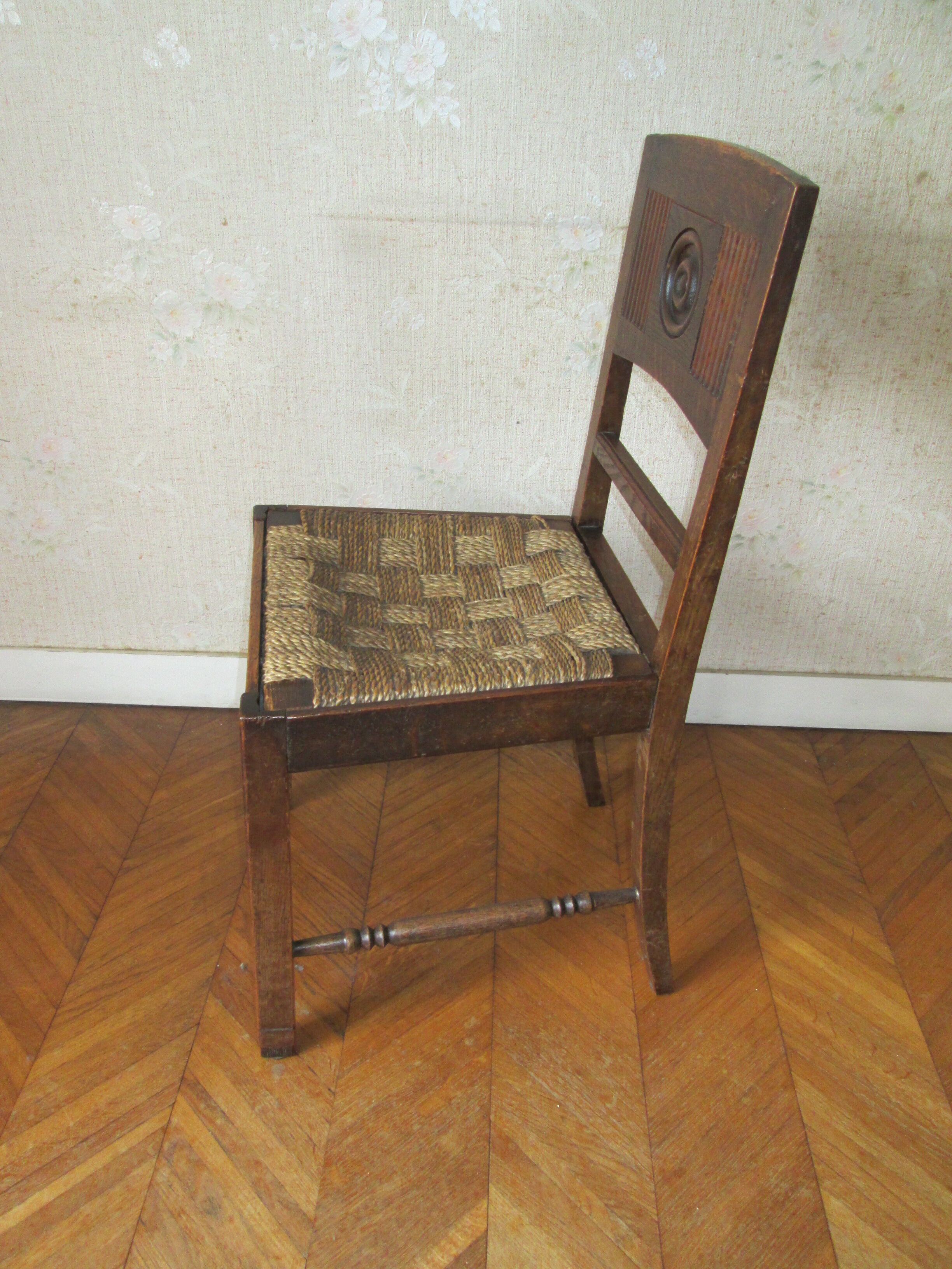 6 "string" chairs