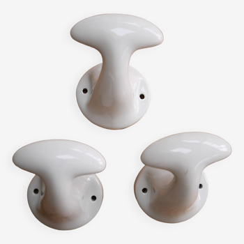 Set of 3 porcelain hooks
