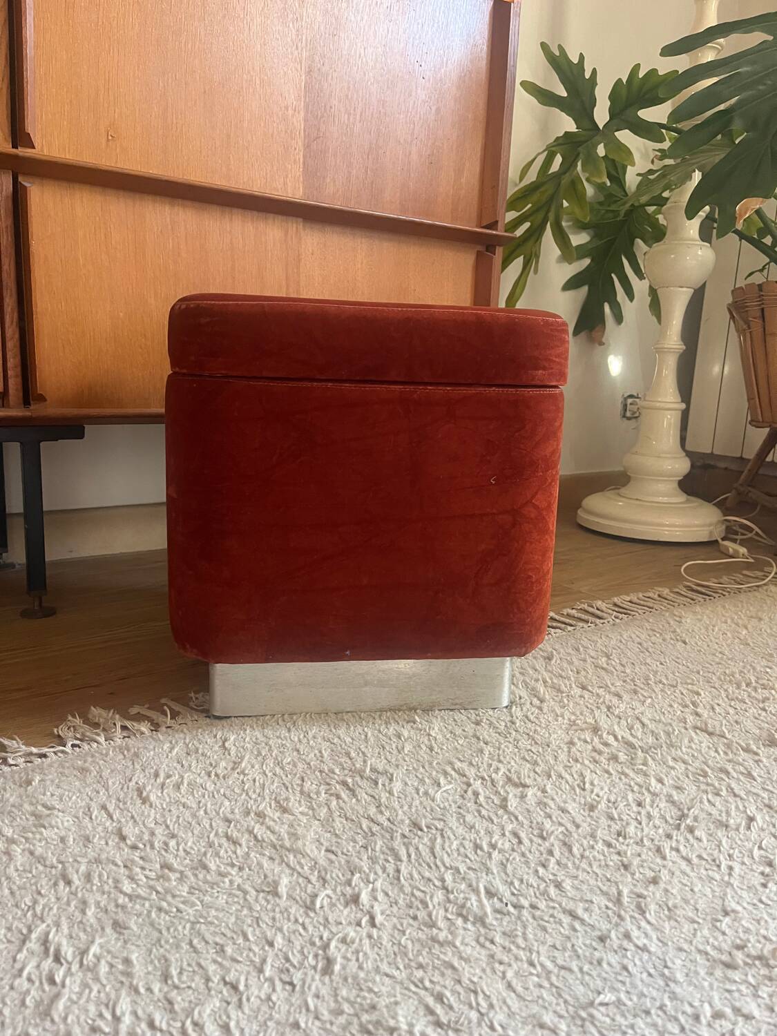 70s pouffe trunk