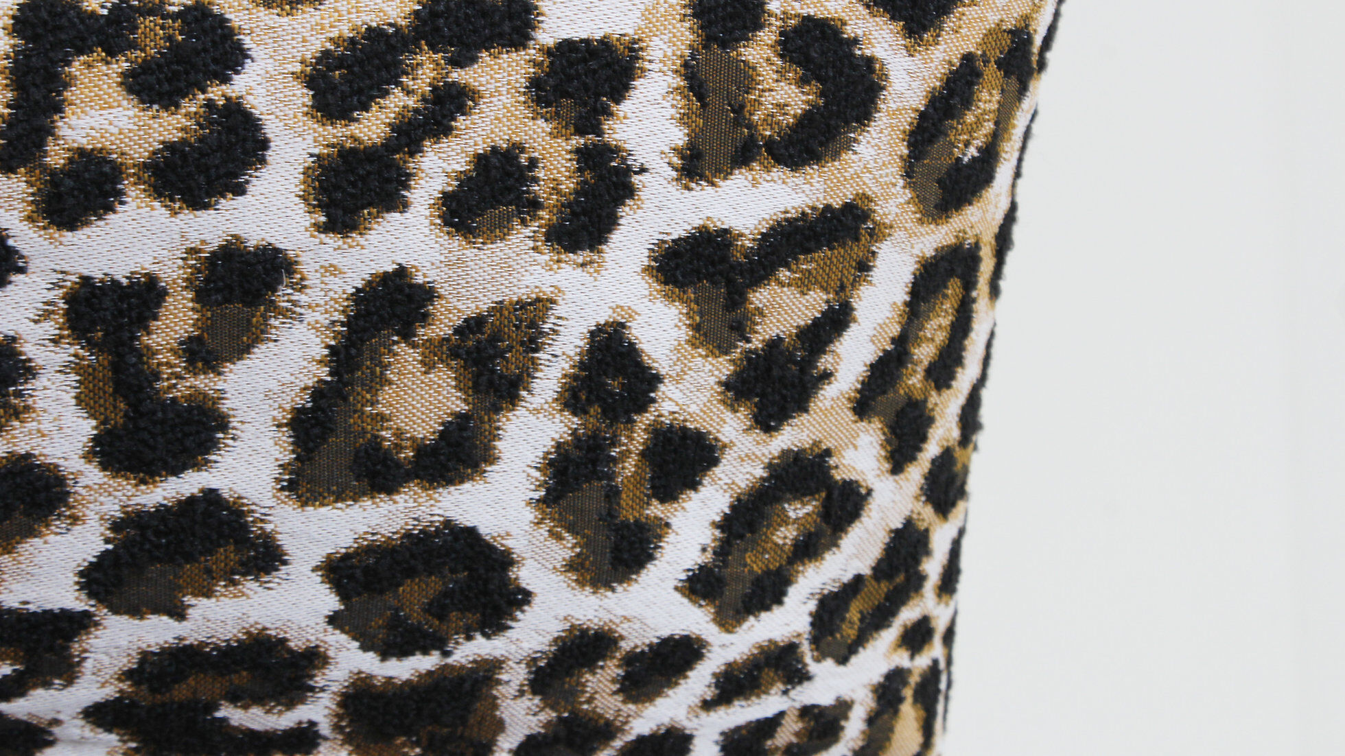 Canapé 2 places Cassina Maralunga par Vico Magistretti en tissu Jacquard Panther