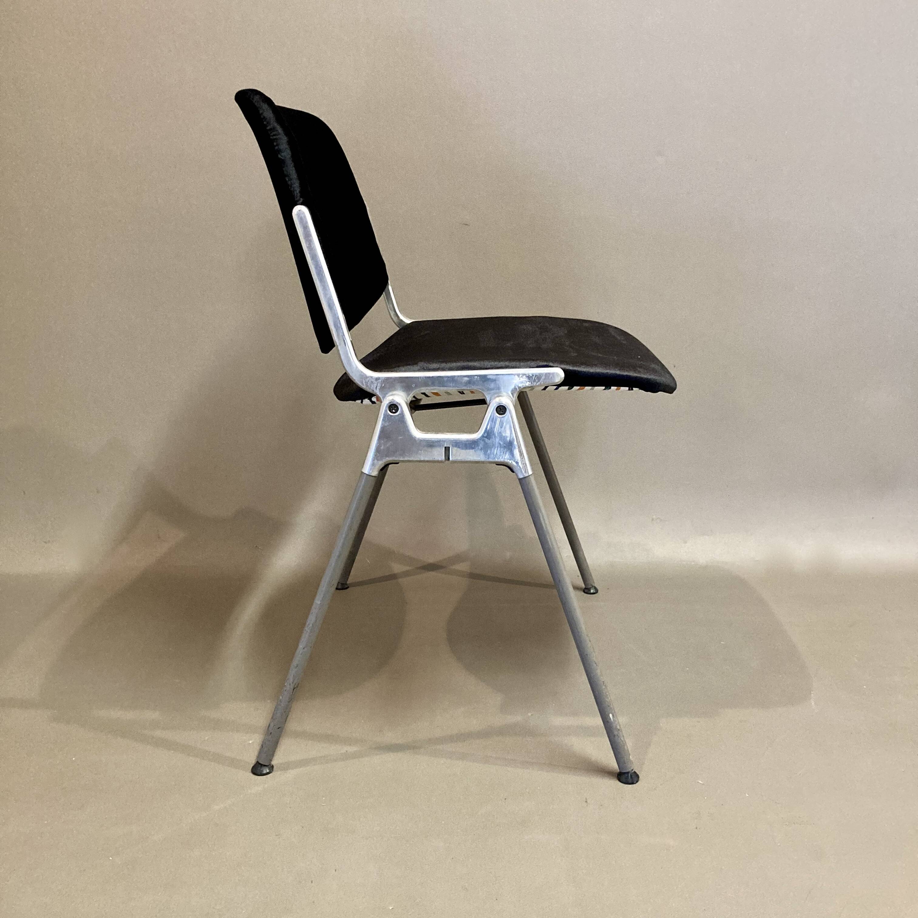 Set of 6 "GIANCARLO PIRETTI" chairs.