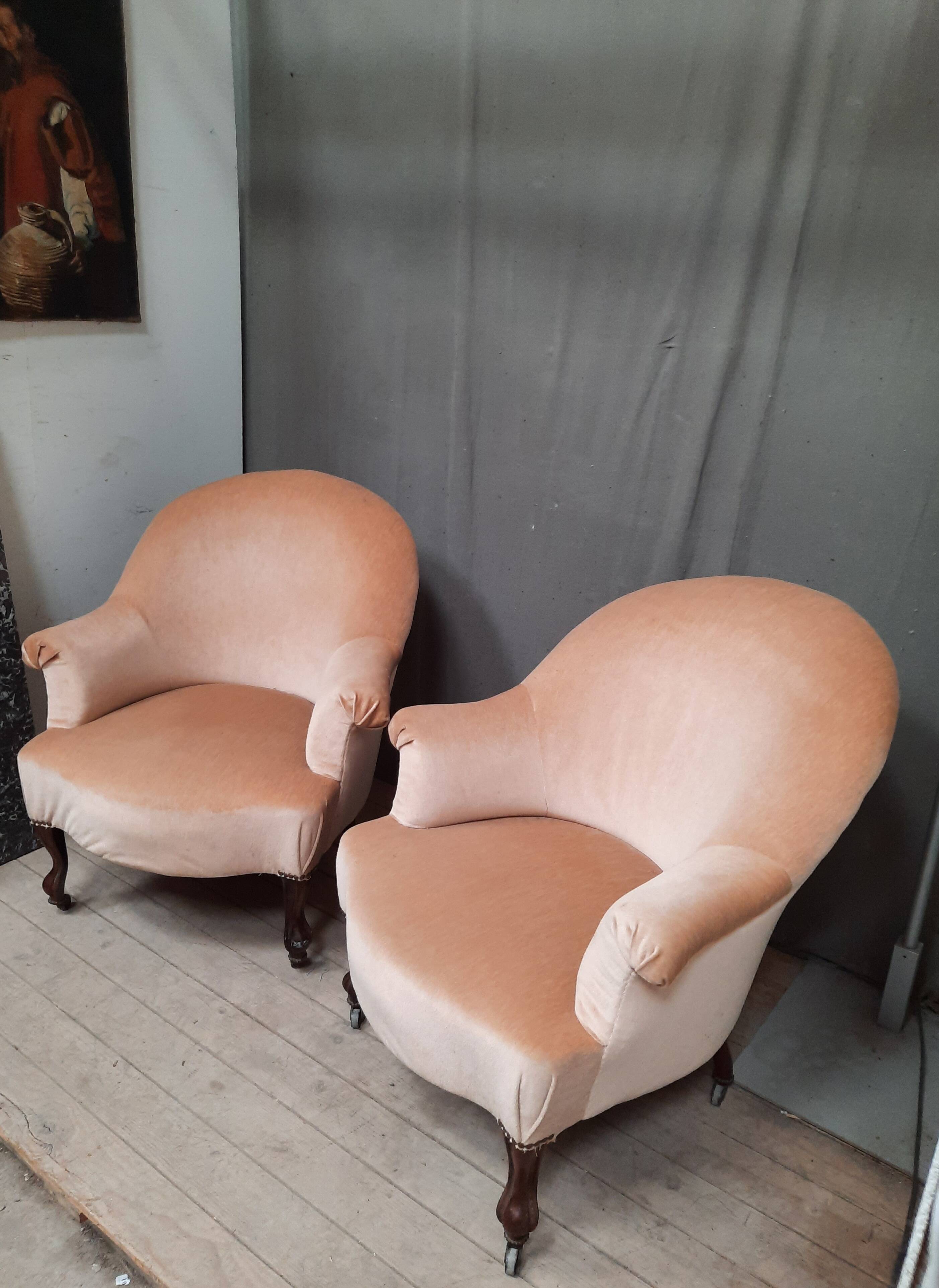 Paire de fauteuils crapauds