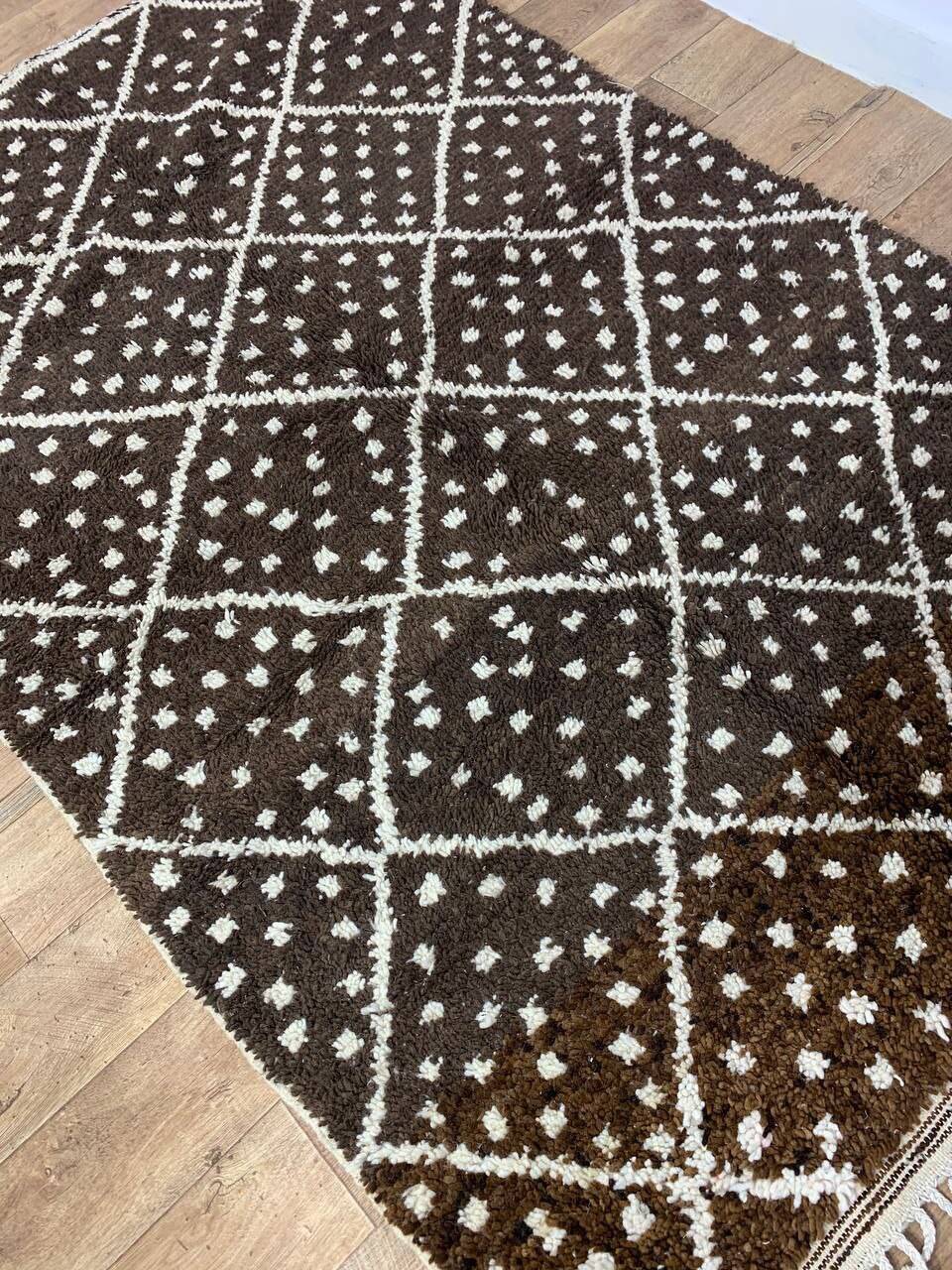 Traditional Berber rug dyed with walnut 240 x 150 cm
