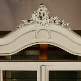 Meuble de présentation style Louis XV, bois peint