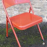 Red metal folding chair, 80s/90s