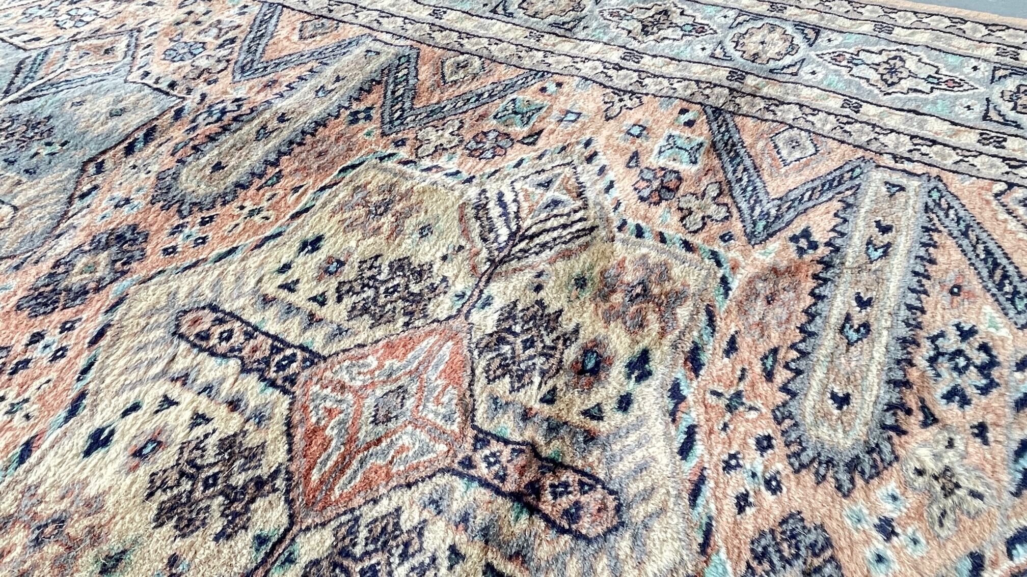 Oriental carpet pakistan grey-pink 205cm x 125cm
