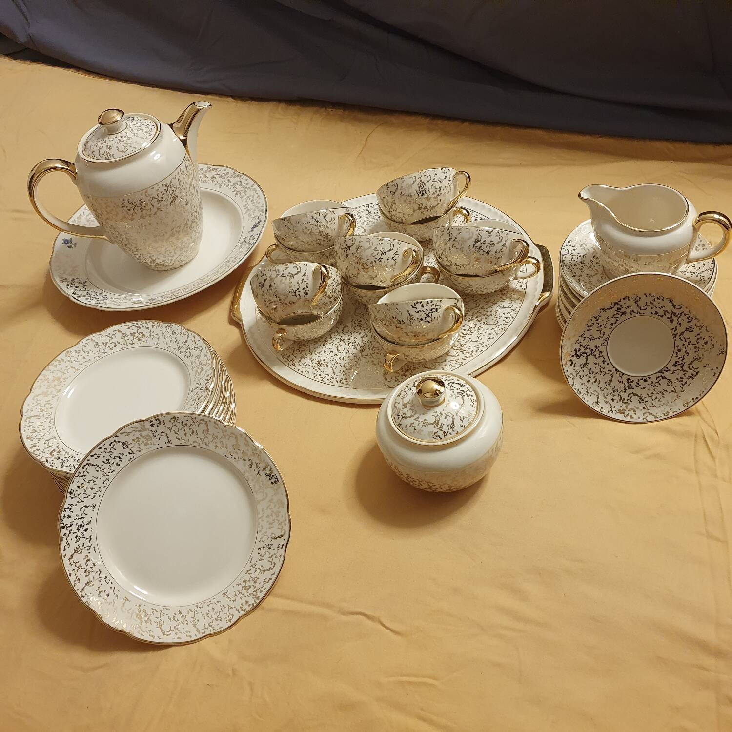 Old Villeroy and Boch gold coffee and dessert service, complete set