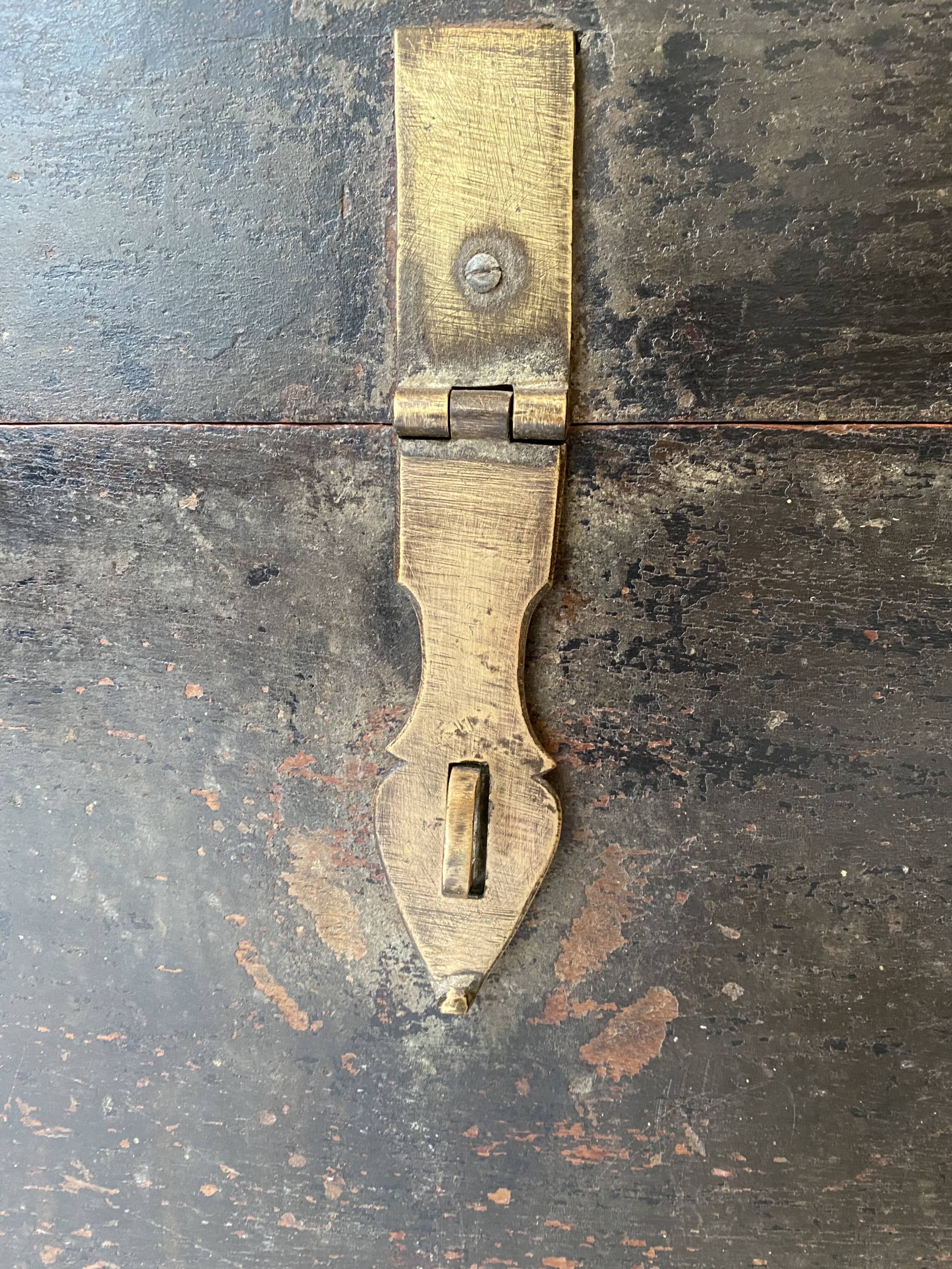 Traditional Indian chest of Rajasthan - Late XIXth teak