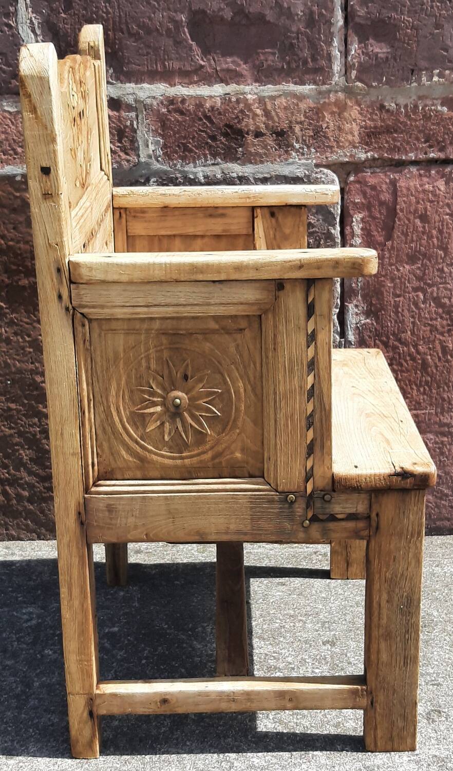 Fauteuil, chayère ou trône en bois, début 19ème siècle.