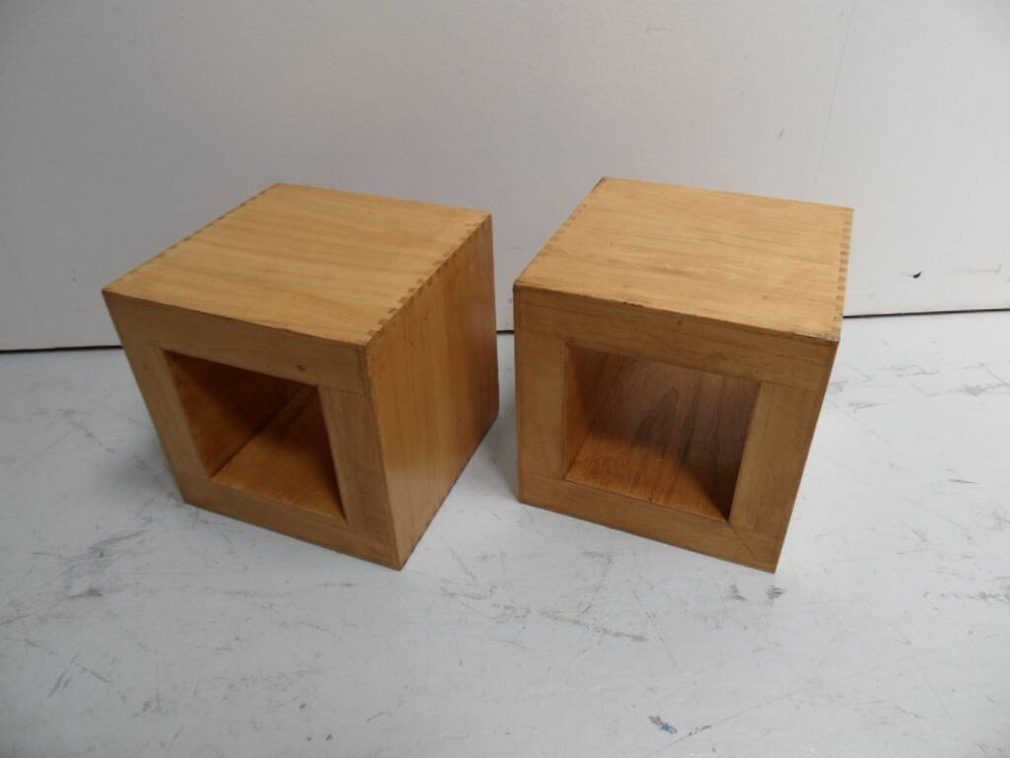 Tables basses cubiques, années 1960