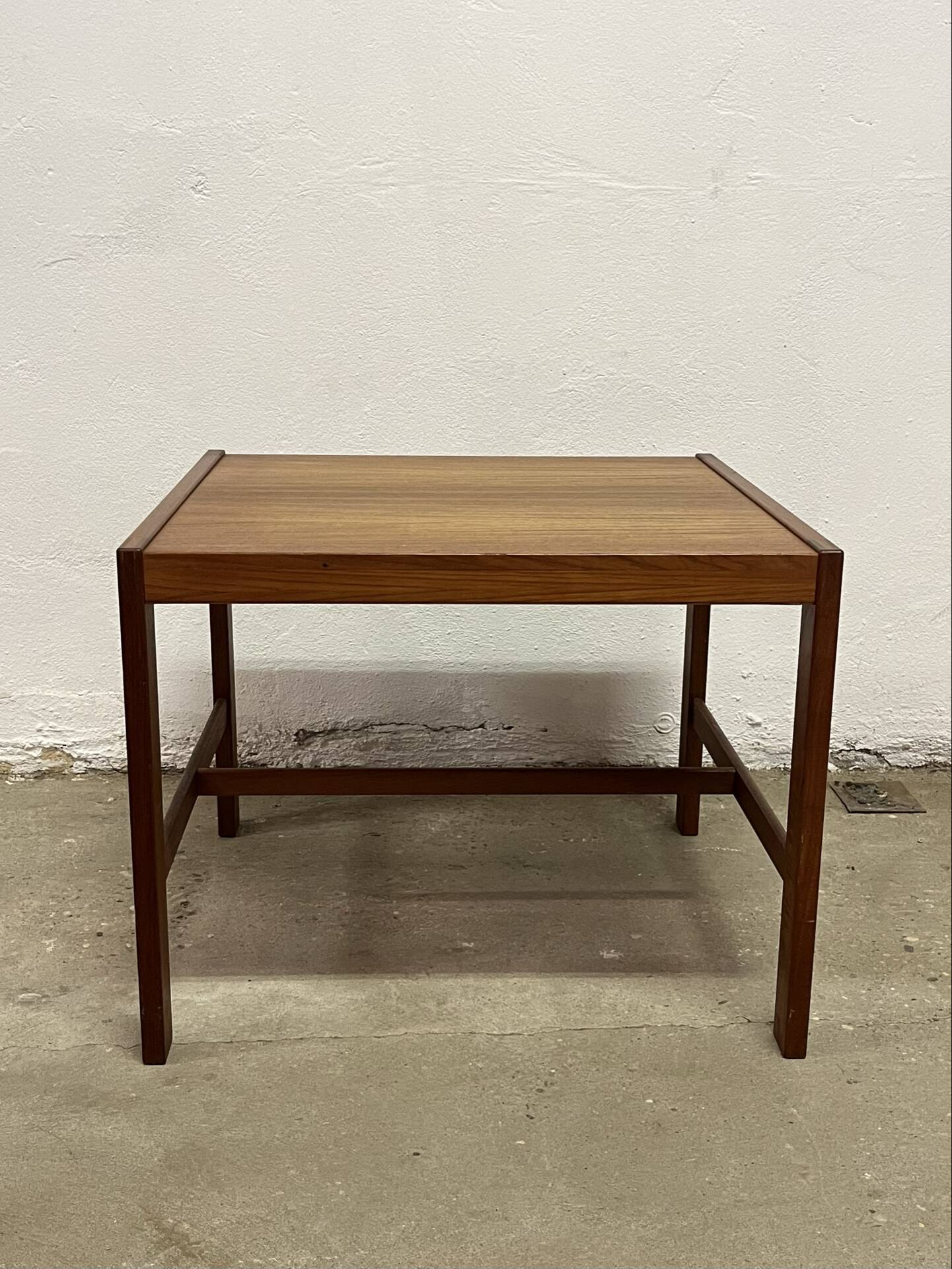 Table basse scandinave en teck