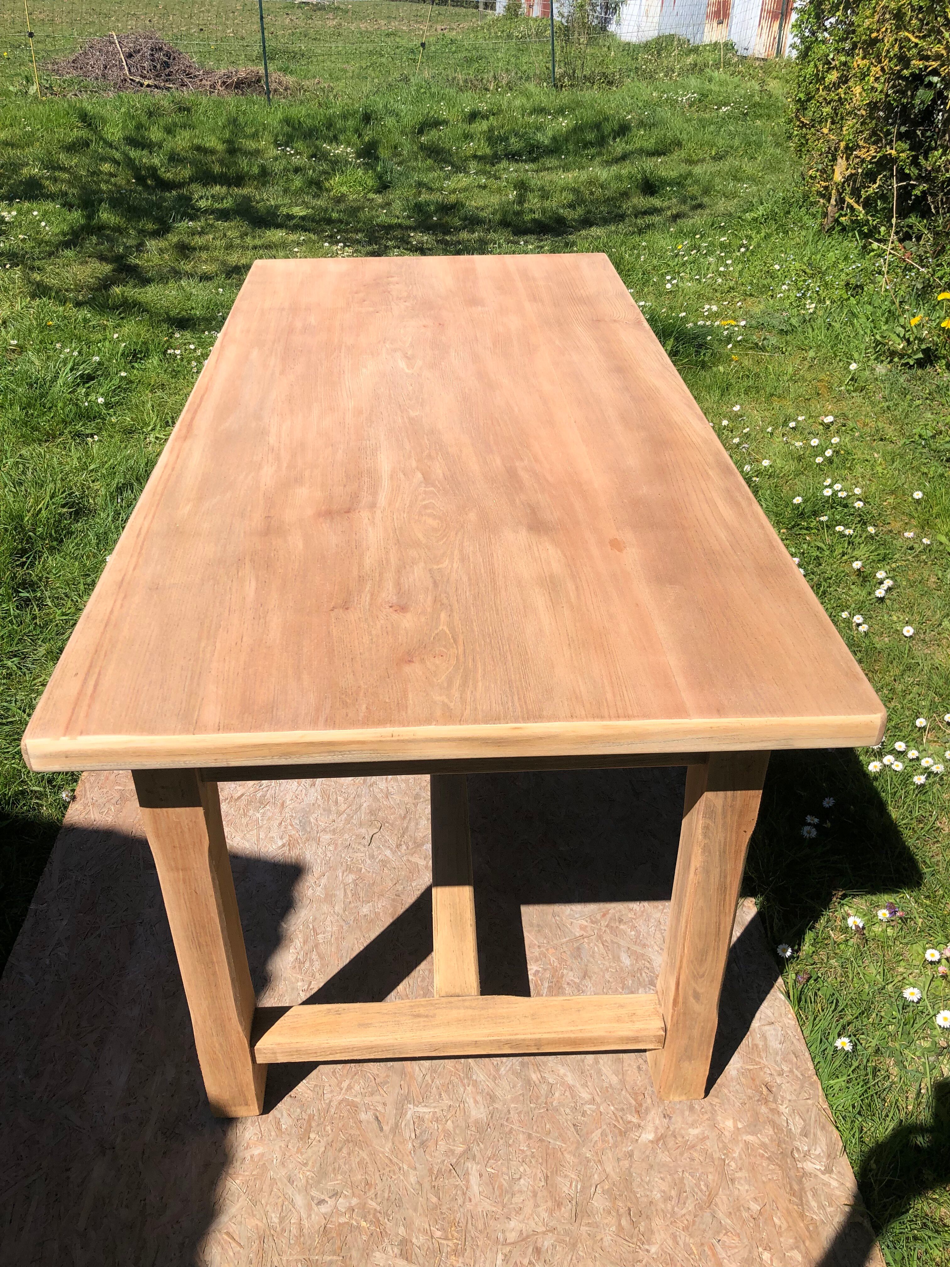 Farm table