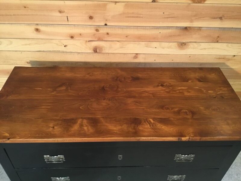 Black chest of drawers