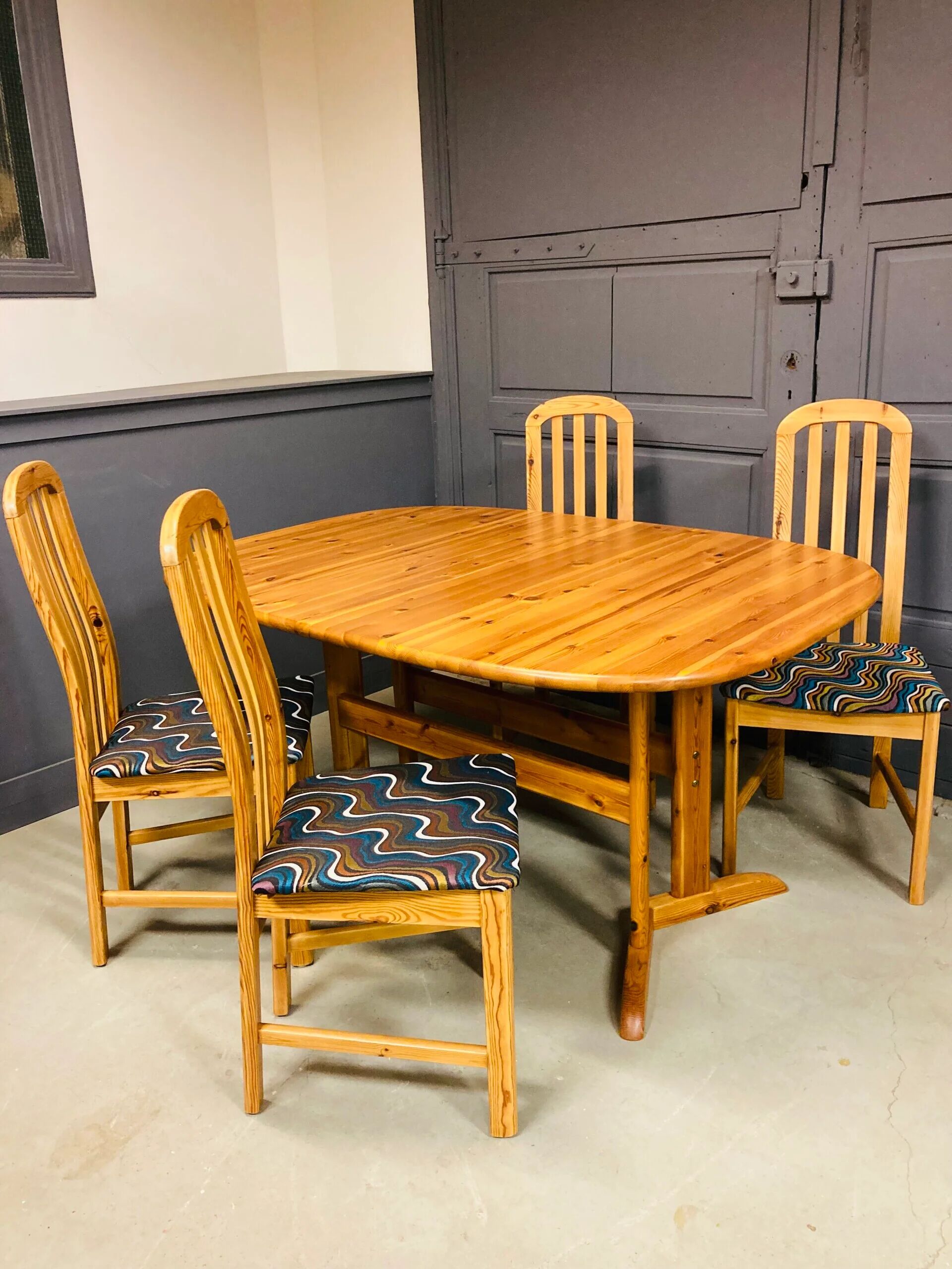 Dining table (extendable) set Kilde Møbel, 1980s, Danish