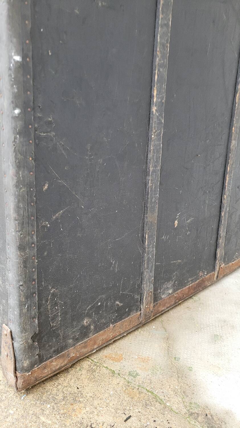 Malle cabine de la marque "La Malle Bernard" Paris -1900s