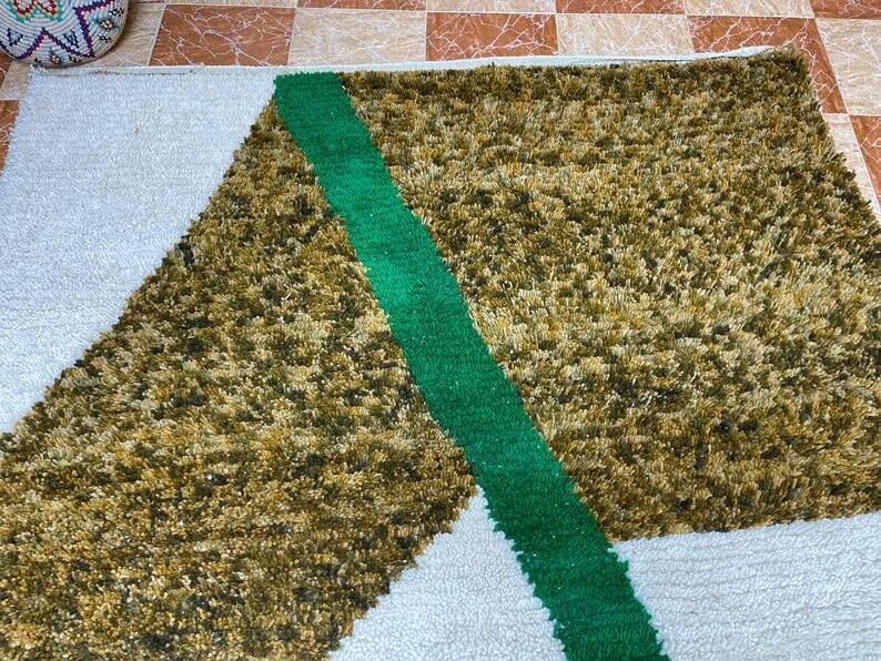 Handmade Berber rug size 150 x 250 cm