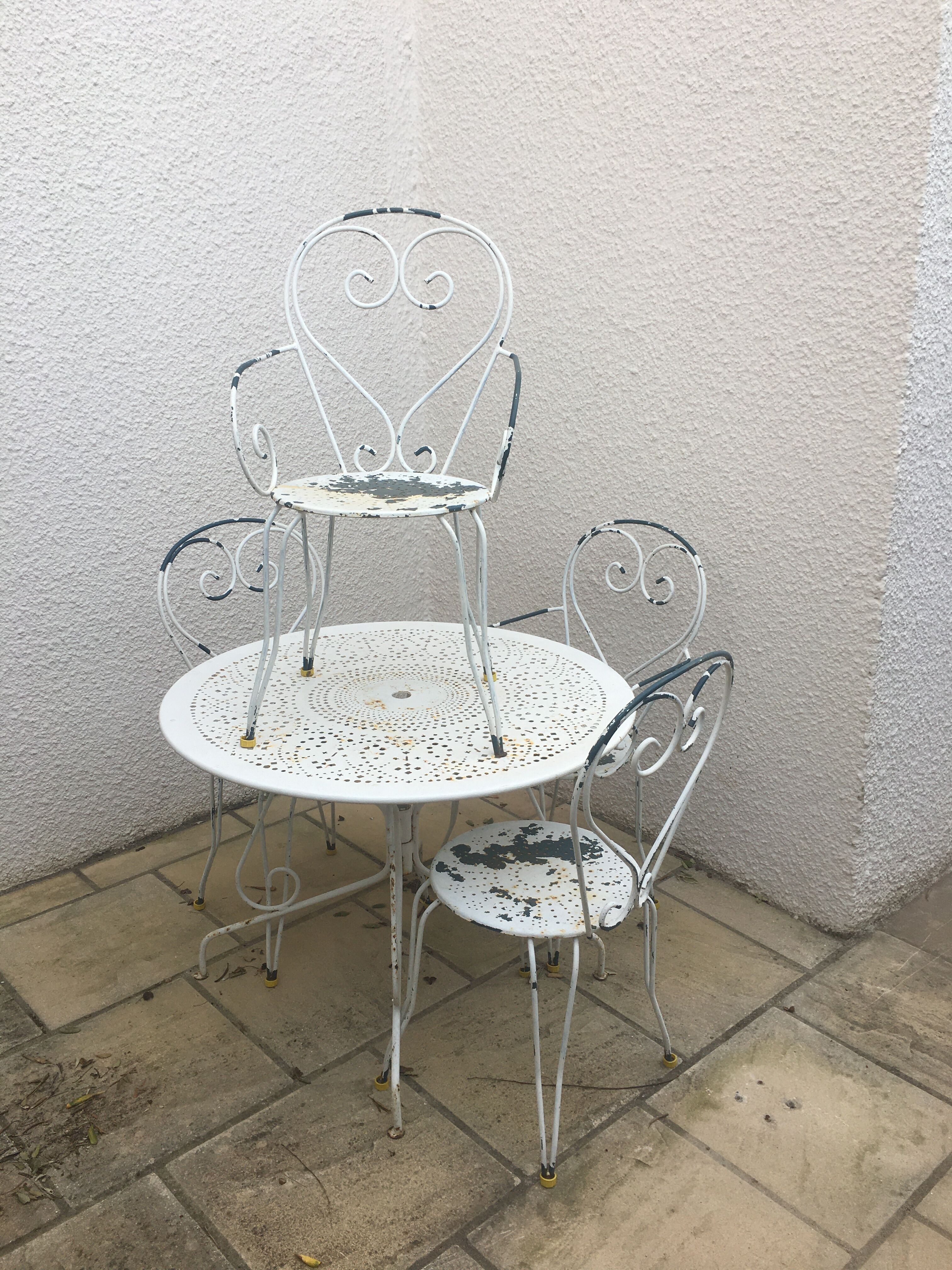 Wrought iron garden lounge