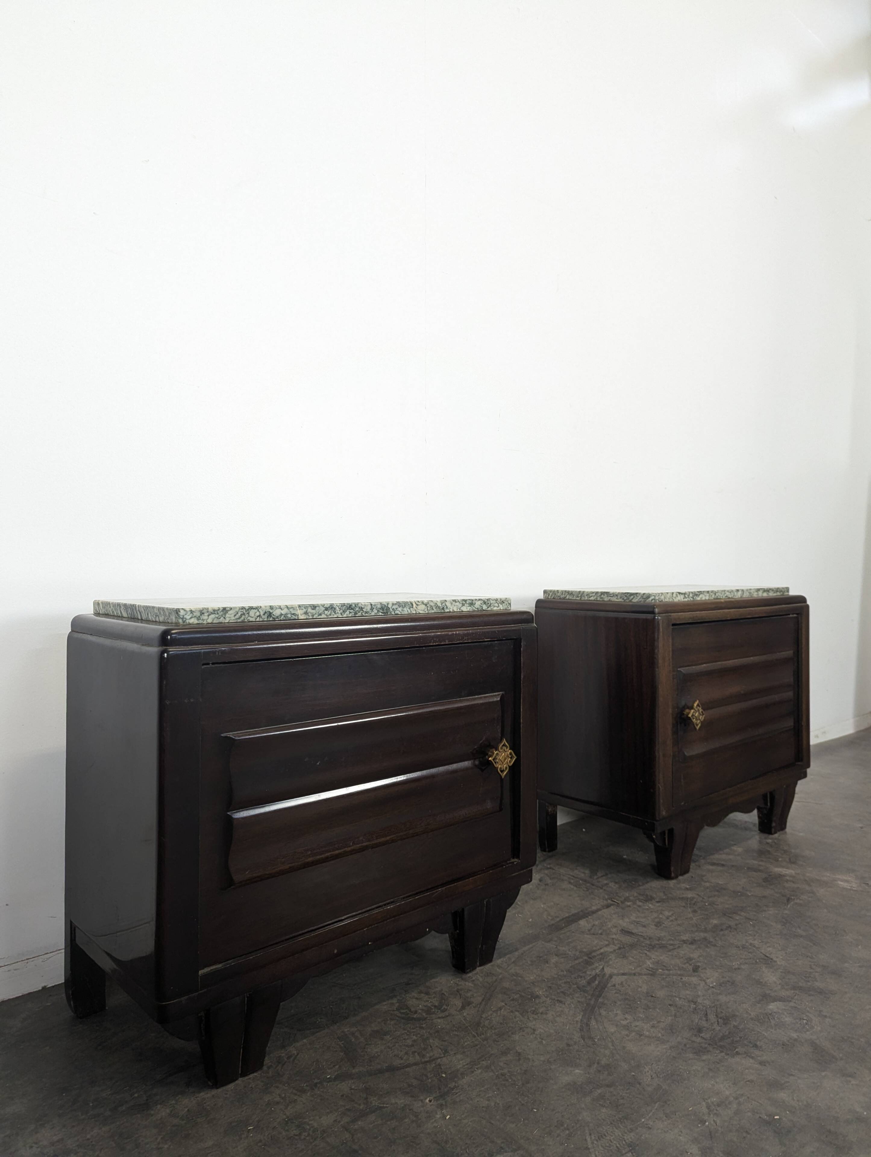 Paire de chevets Art Déco en acajou