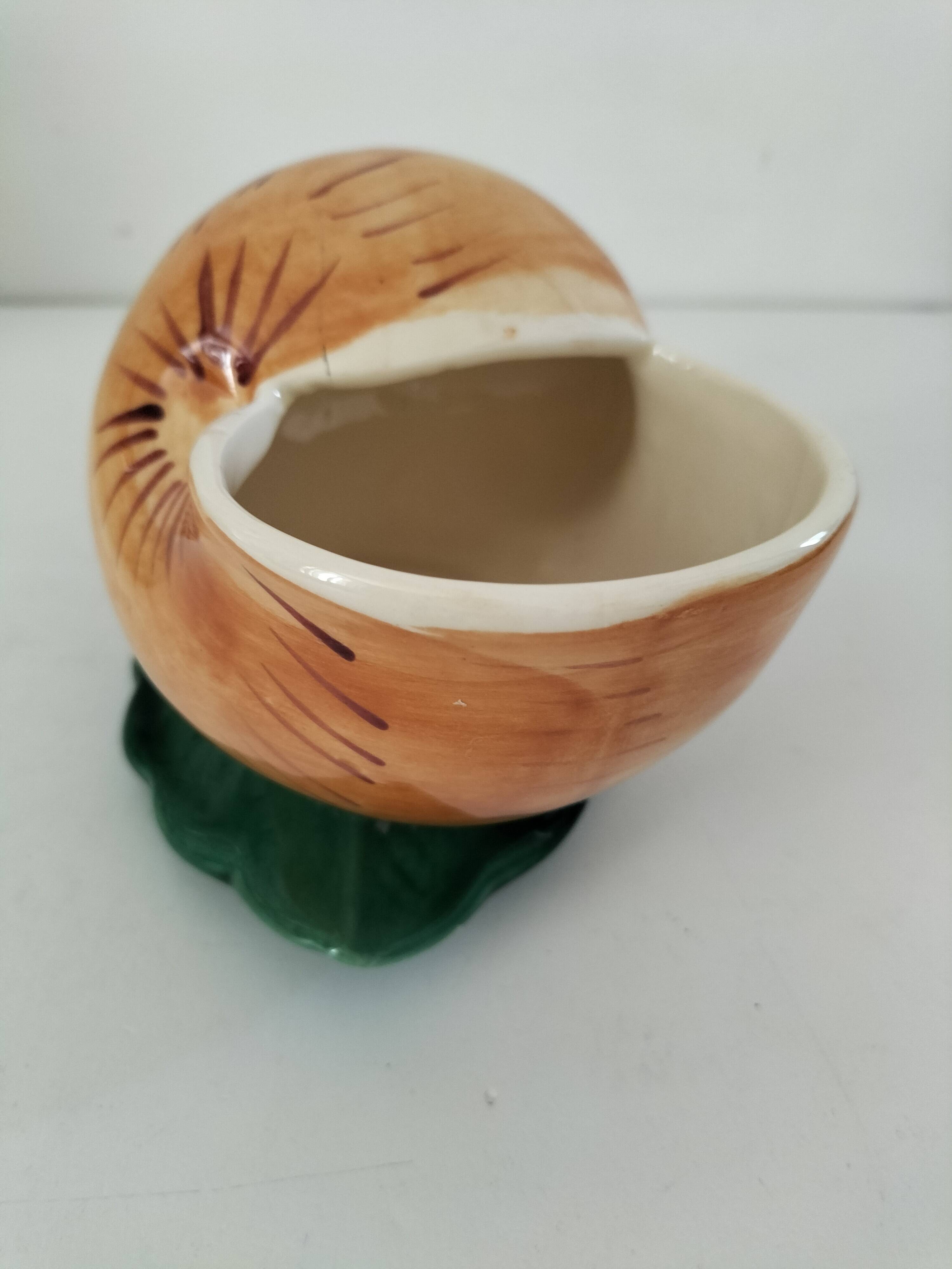 Pair of snail-shaped bowls and their leaf-shaped saucers – 1950s-1960s