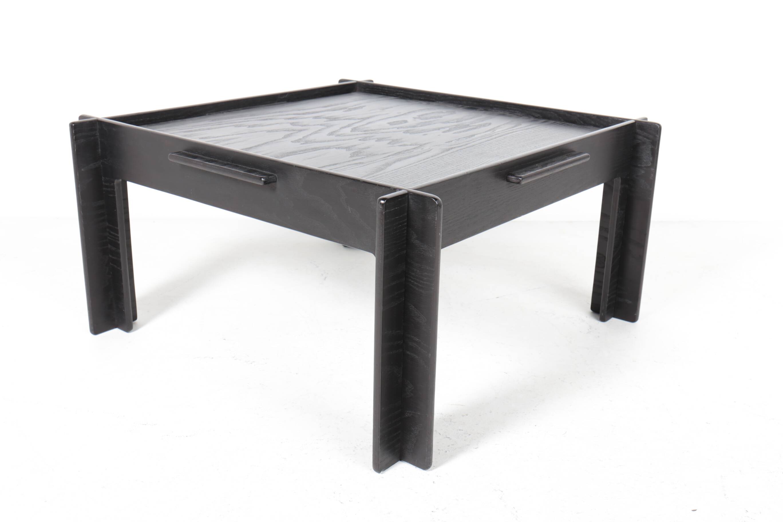 Pair of armchairs and coffee table Rover by Arne Jacobsen, 1968