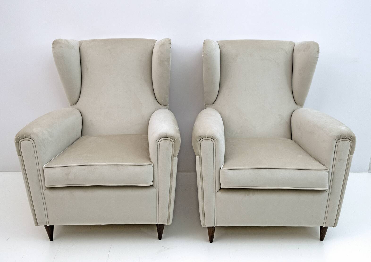 Attributed Gio Ponti Mid-Century Modern Italian Velvet Armchairs, 1950s