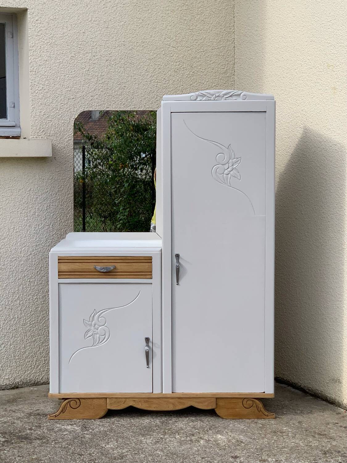 Asymmetrical Parisian Art Deco wardrobe 1930