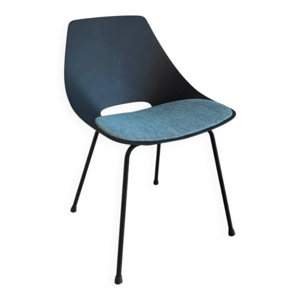Chaise modèle tonneau Pierre Guariche