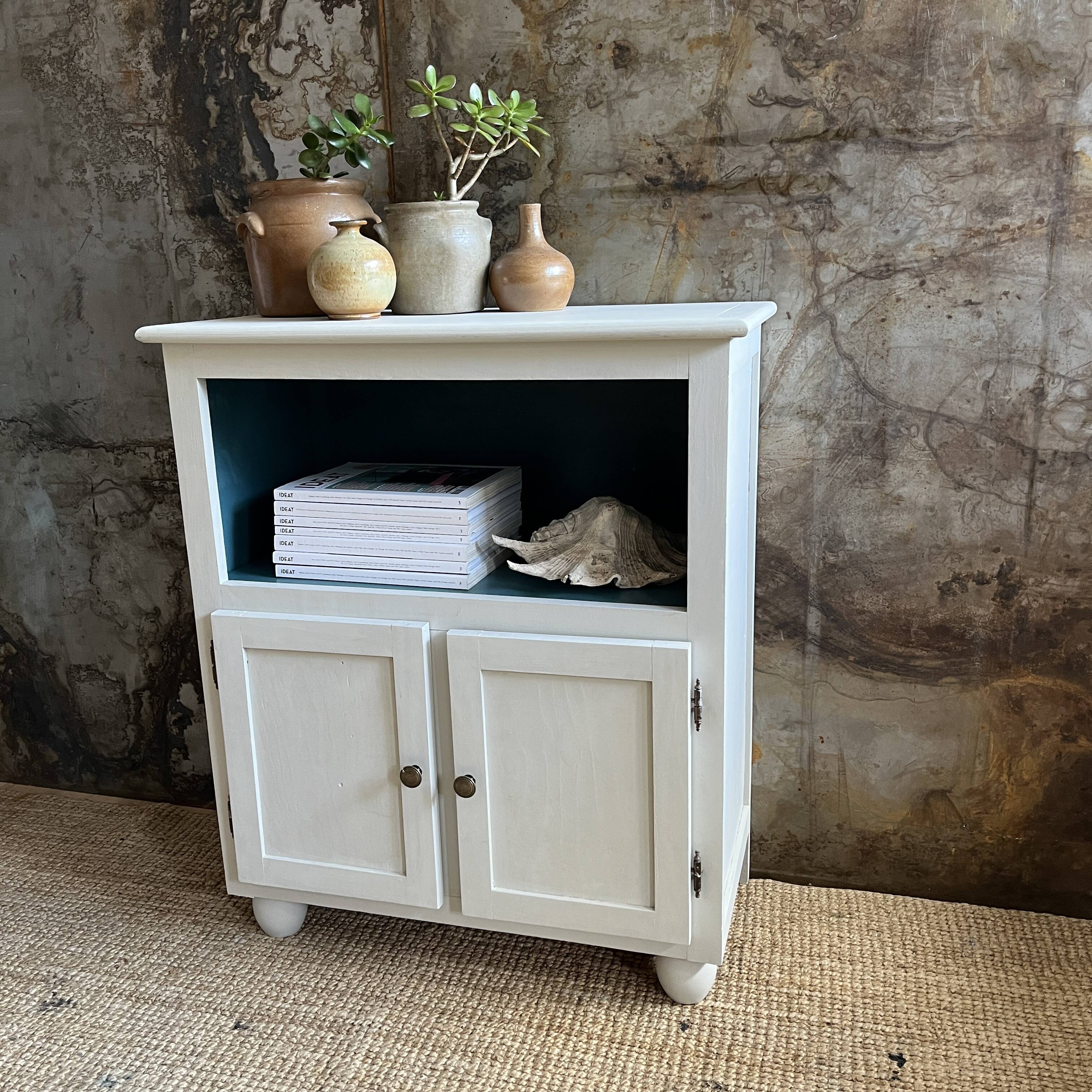 Small almond milk buffet