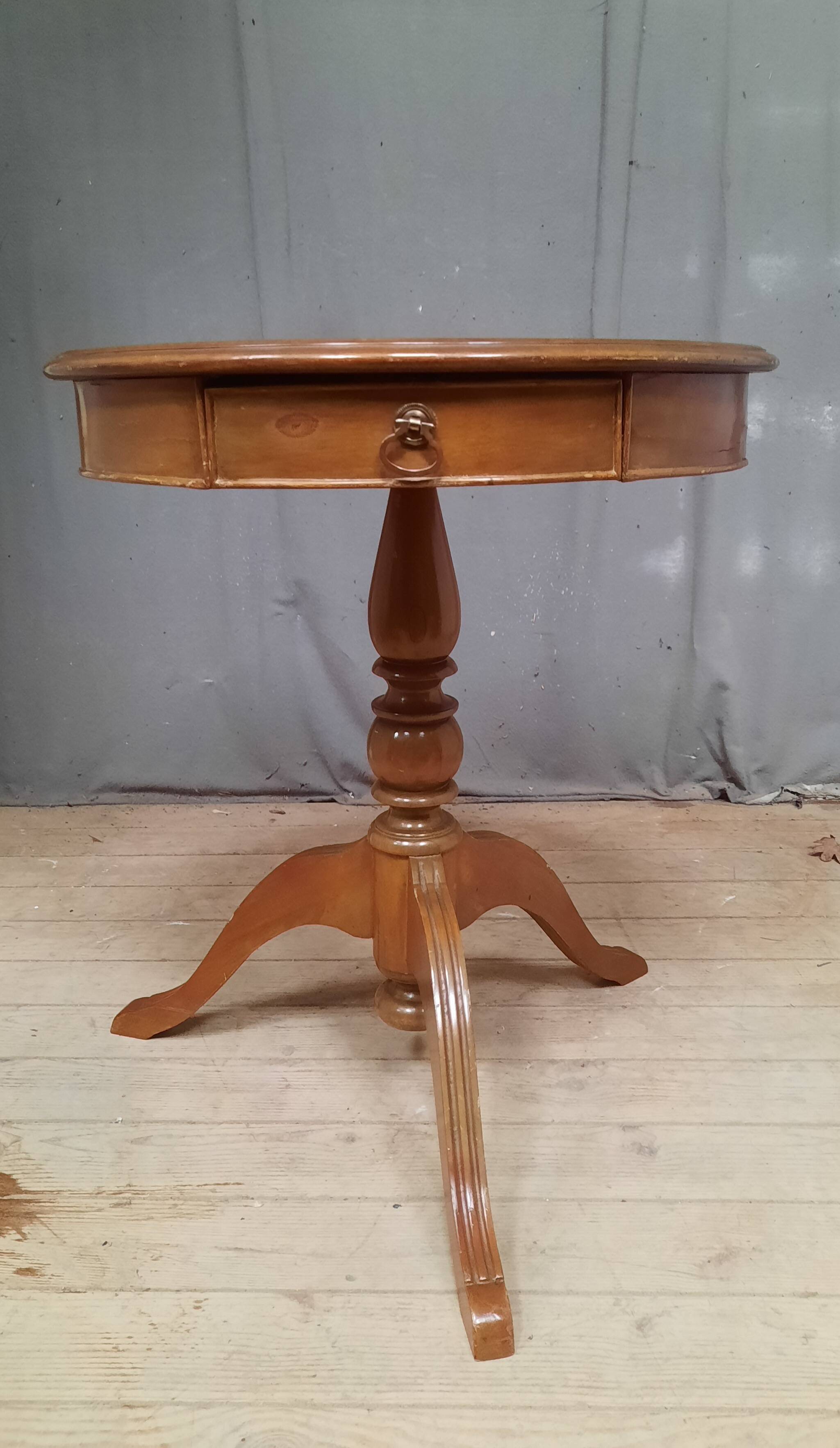 Nineteenth century pedestal table