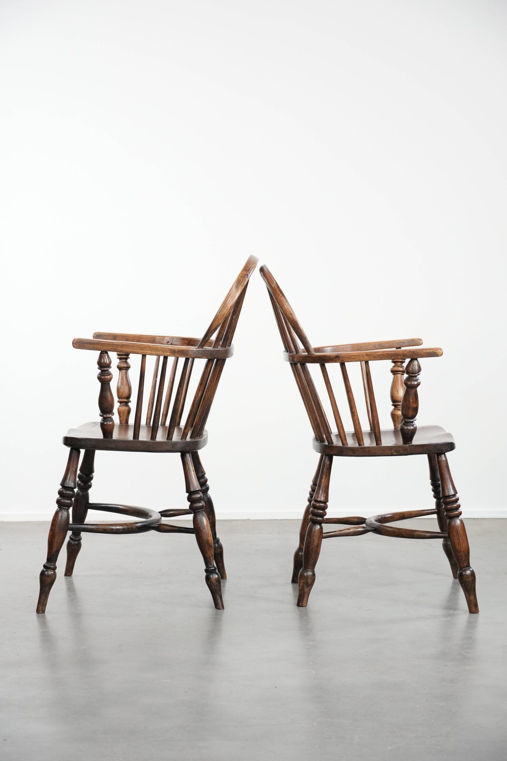 English antique set of 2 Windsor chairs with character, beautiful colouring