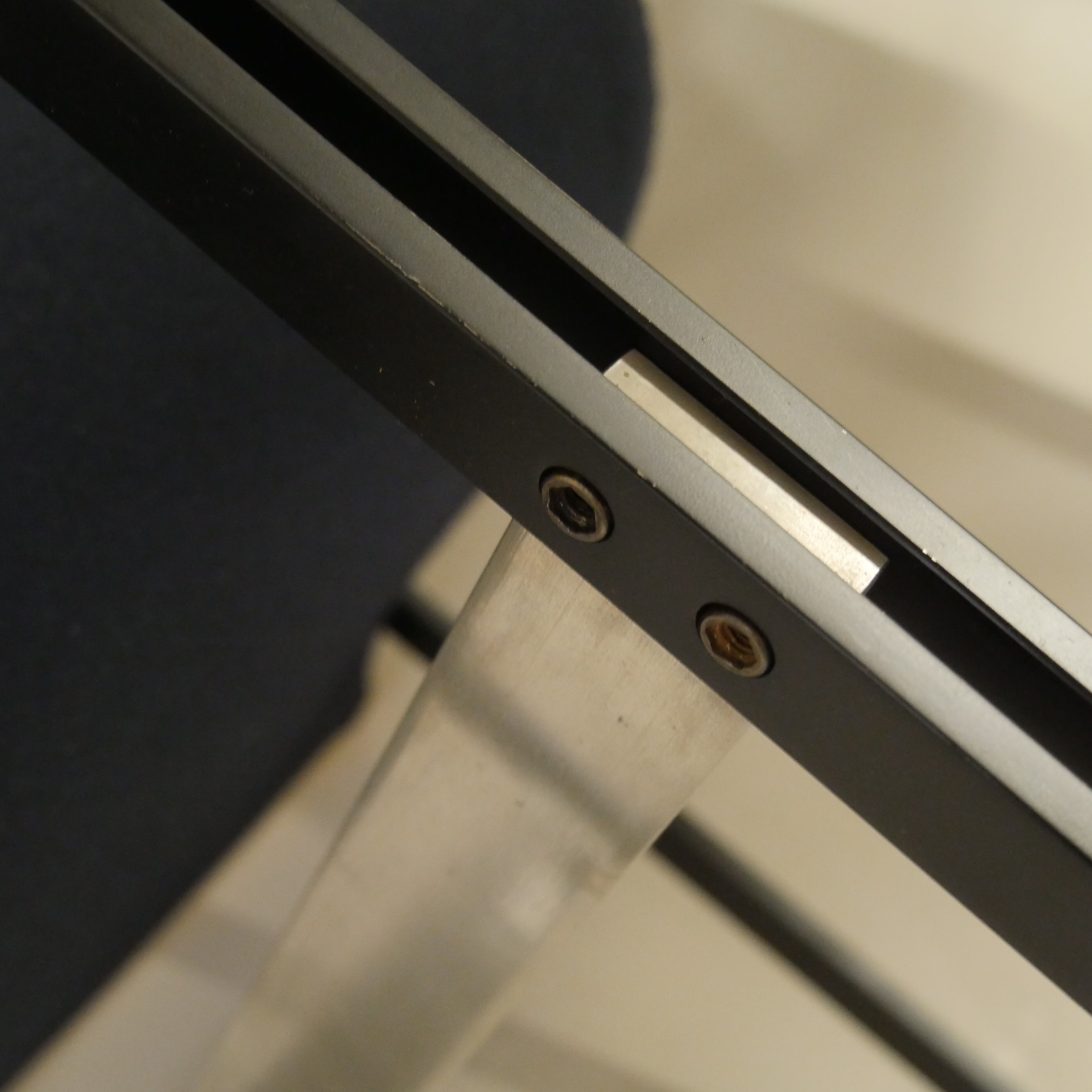 Pair of chairs wave - design Gianni Offredi - publisher Saporiti Italia - 1970