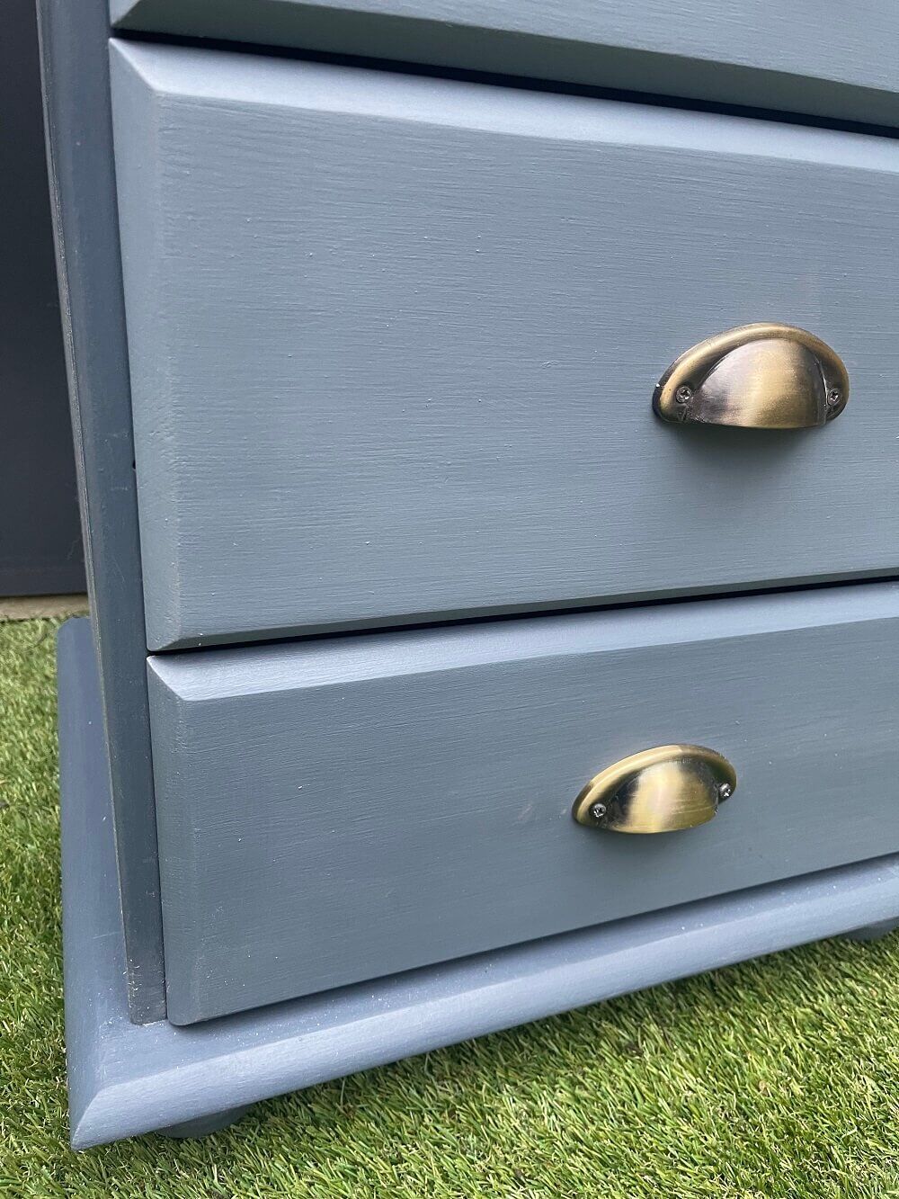 Ragpicker shades of gray