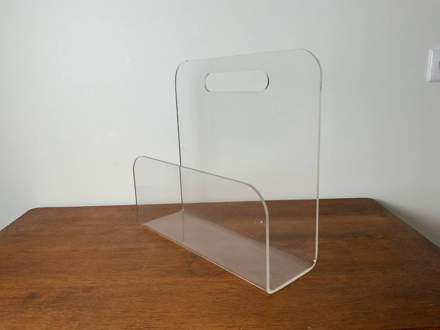 Plexiglass magazine rack