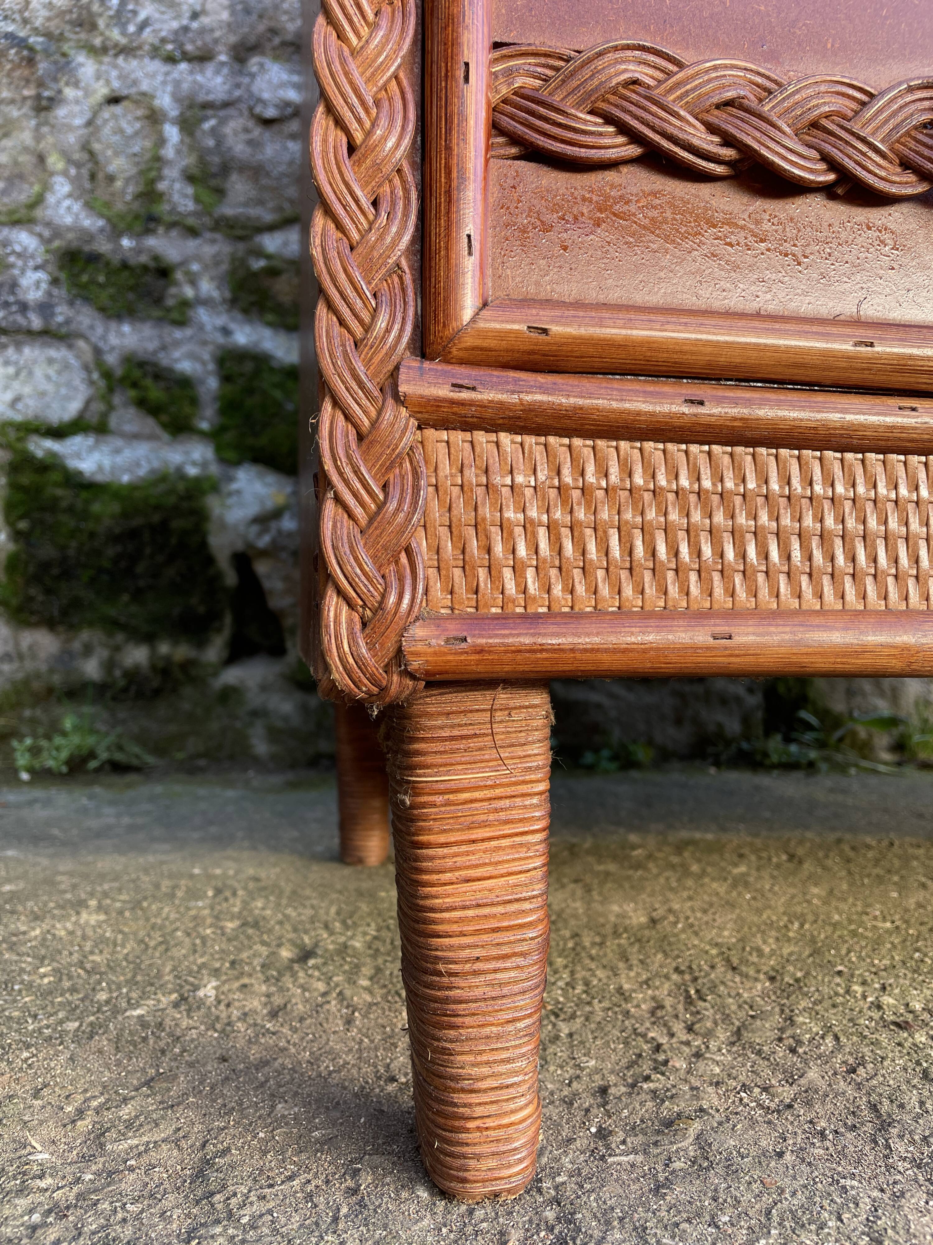 Commode bois et rotin poignées tressées