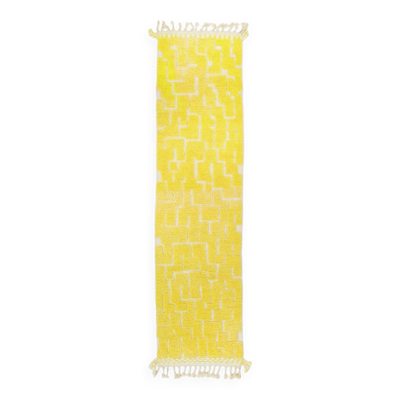 Tapis berbère marocain de couloir jaune citron à reliefs