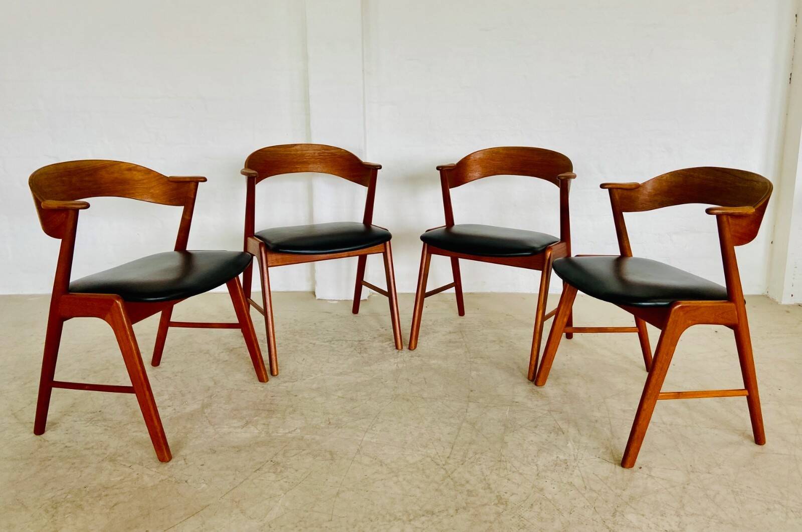 Danish vintage Kai Kristiansen model 32 chairs for Schou Andersens Møbelabrik