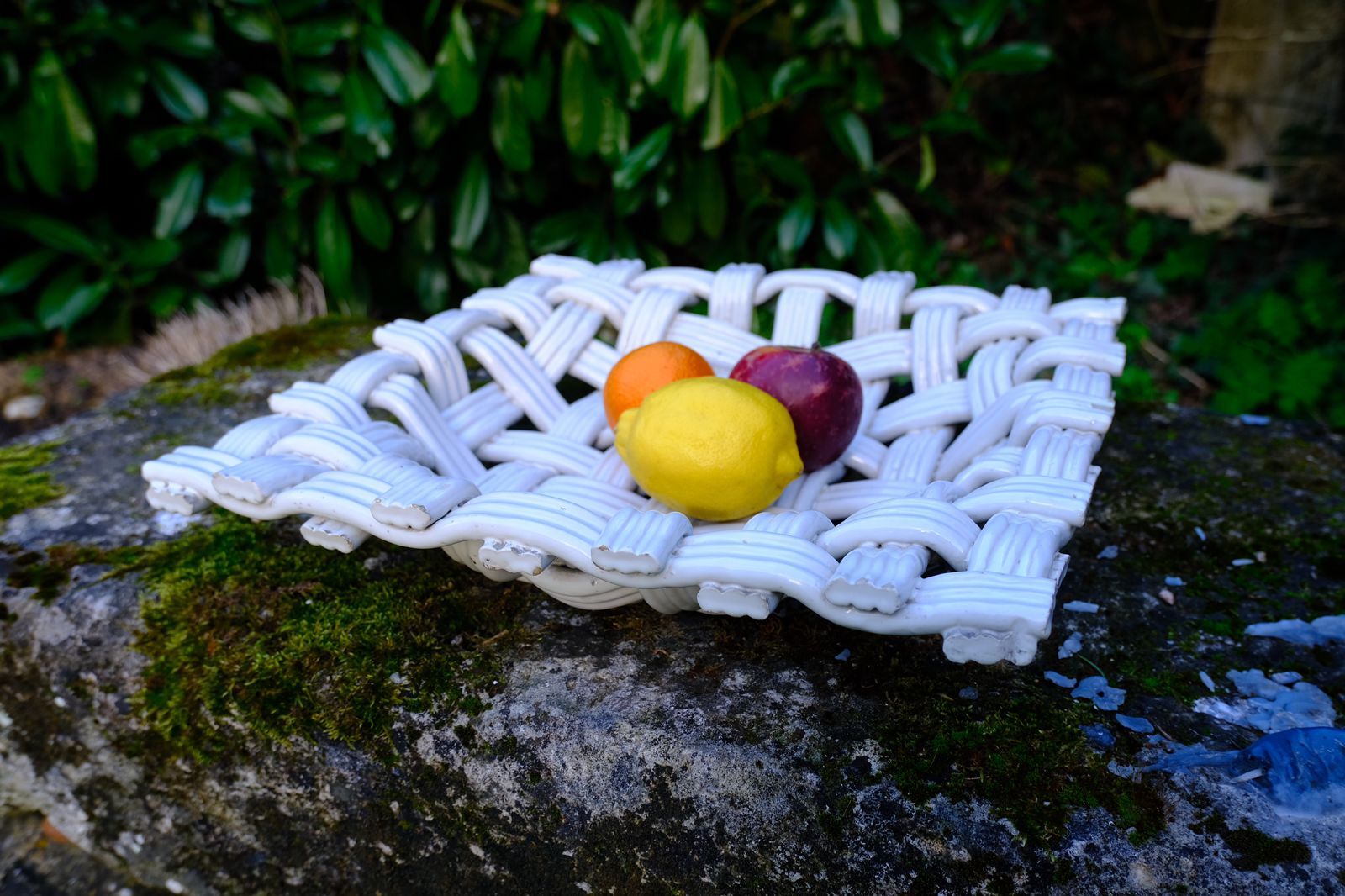 Braided fruit cup