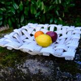 Braided fruit cup