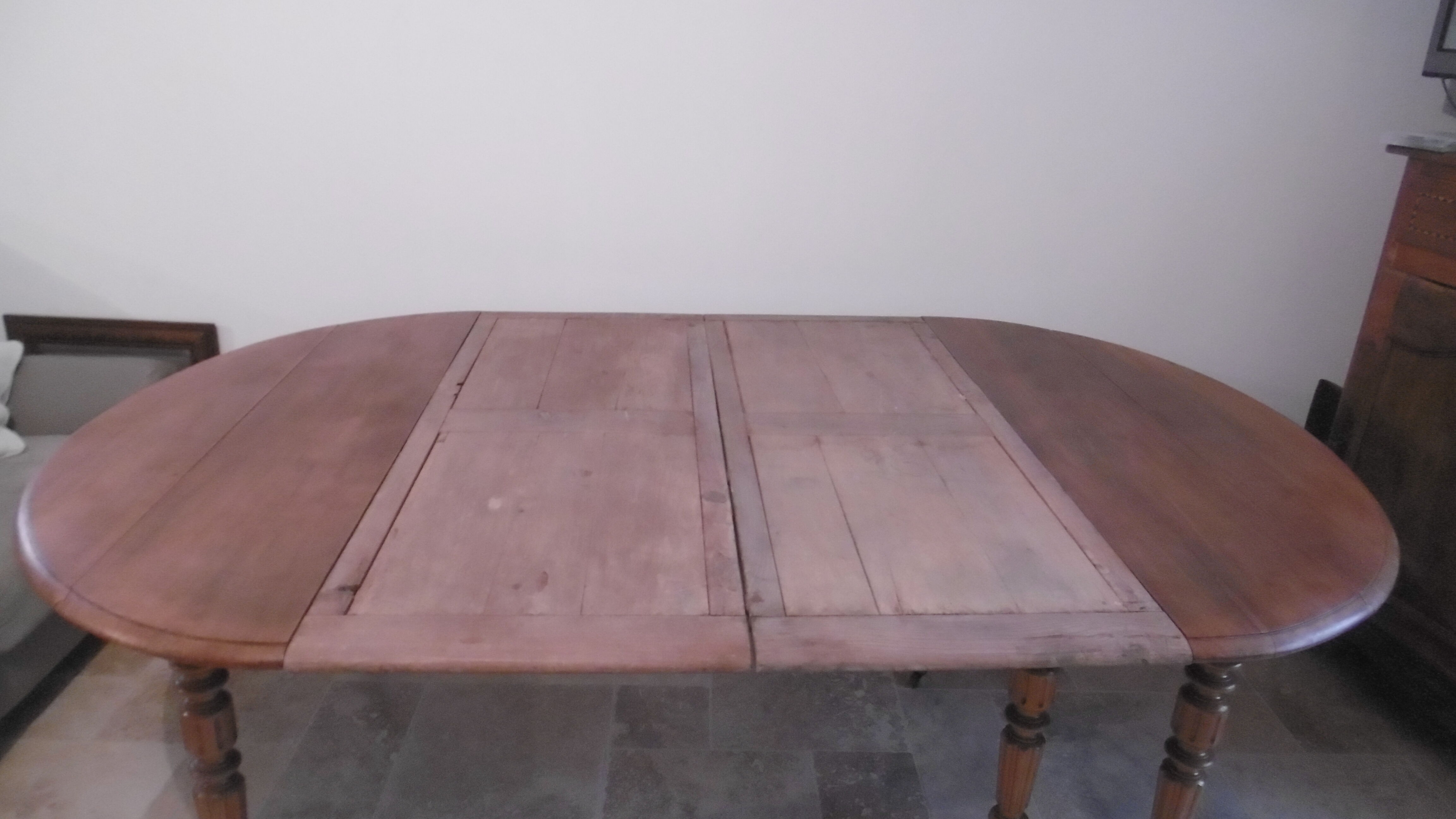 Table 6 feet with two extensions in Cherry