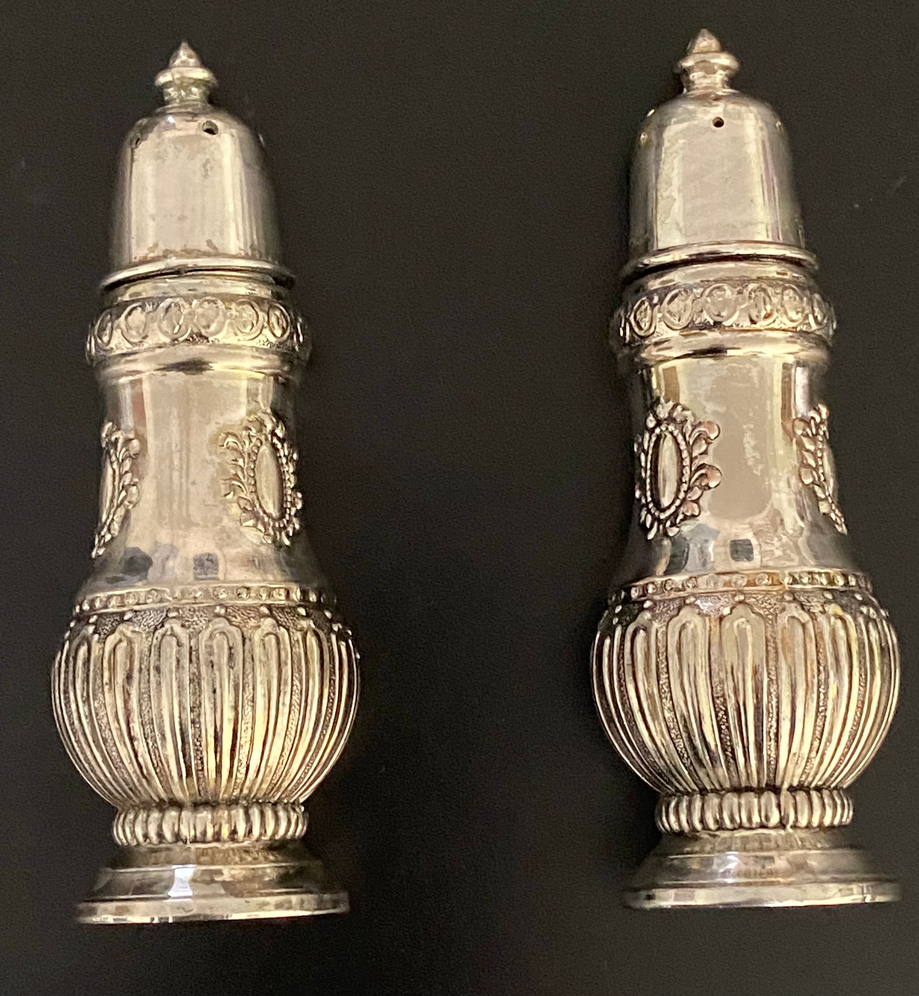 Salt and pepper duo