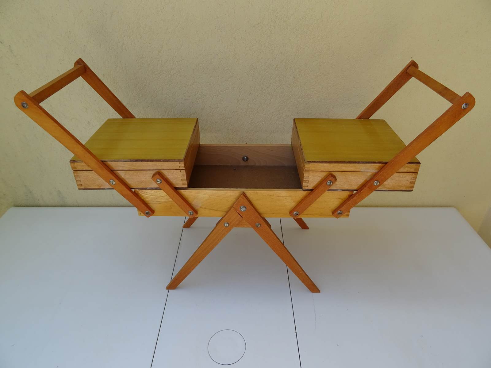 Sewinf cart for vintage child toy of 60s