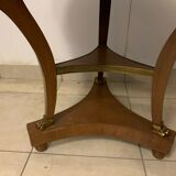 Empire-style tripode healing in mahogany top of marble gallery